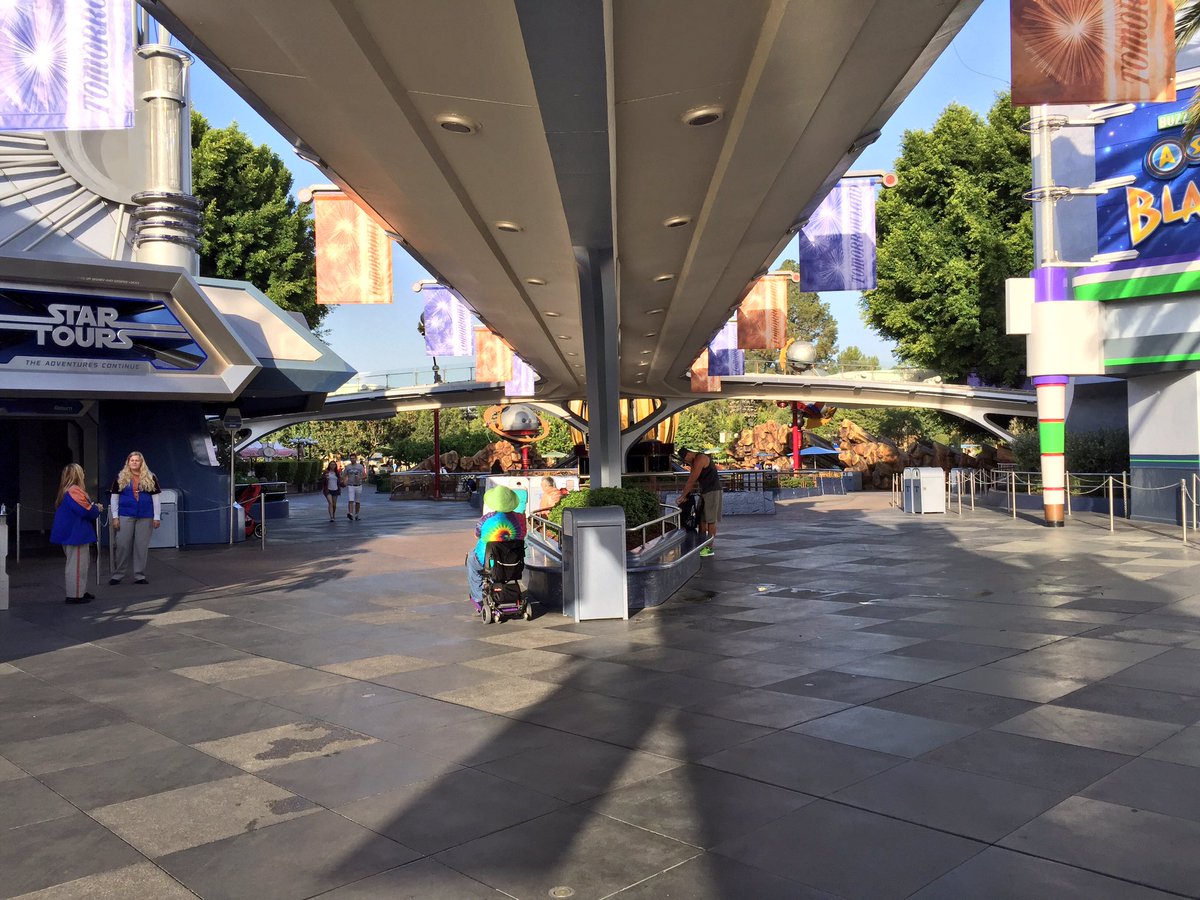 Disneyland in September: Best & Worst Days to Go – Is It Packed? – Real ...